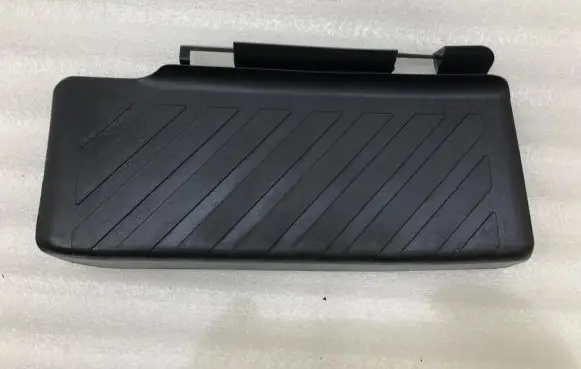 Volkswagen Touran III Foot rest pad/dead pedal 5Q1864777C