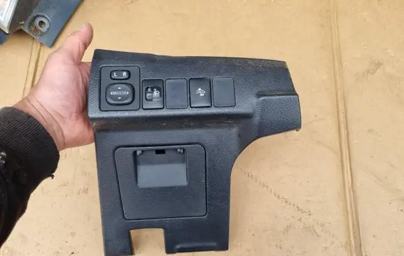 Toyota Auris E180 Wing mirror switch 55545-02050