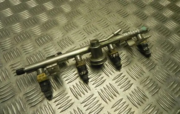 Mini One - Cooper Cabrio R52 Fuel distributor 1521690 VD15721