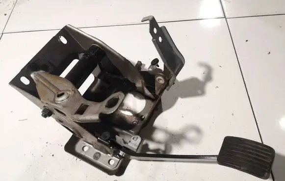 Volvo S40, V40 Clutch pedal 