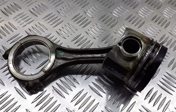 Audi A6 S6 C6 4F Piston with connecting rod 059AE