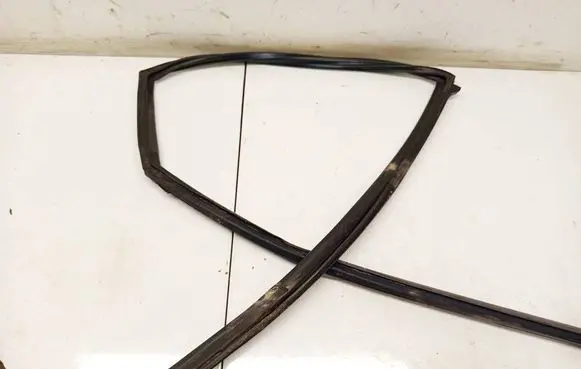 Mazda CX-7 Rubber seal rear door 