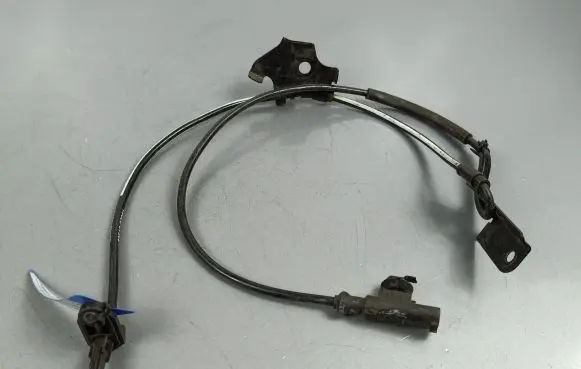 Toyota Avensis T270 ABS brake wheel speed sensor 8954302061