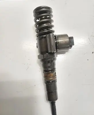 Audi A6 S6 C6 4F Fuel injector 0414720404