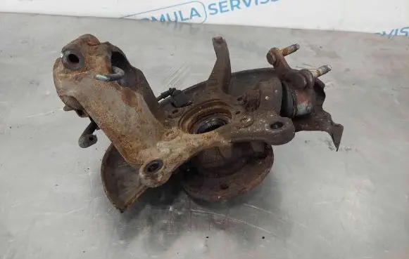Volkswagen Touran I Front wheel hub spindle knuckle
