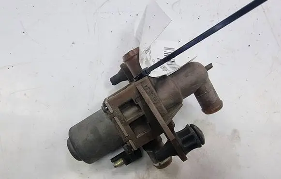 Mercedes-Benz Vito Viano W638 Water pump 1147412047