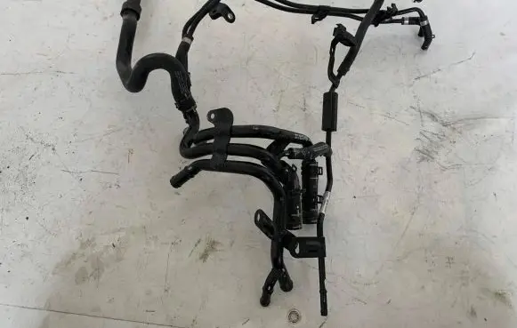 Volkswagen Golf VII Engine coolant pipe/hose 04L121064AR