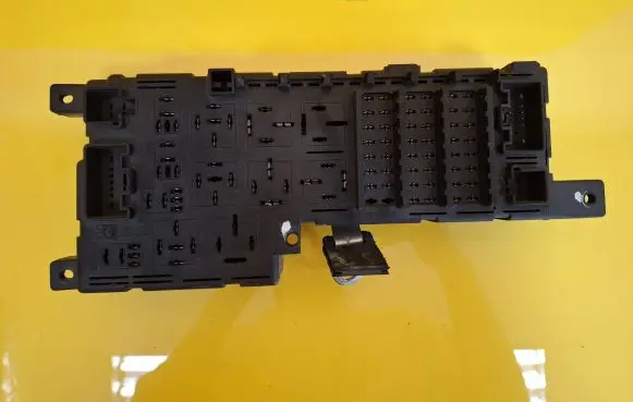 Volvo V70 Fuse box set 518322326 8637841
