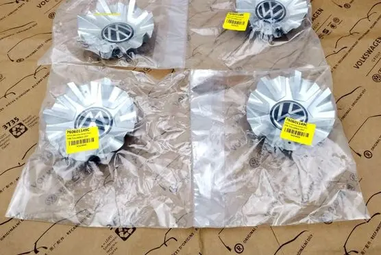 Volkswagen Touareg III Original wheel cap 760601149C LC9X