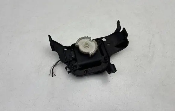 Volkswagen Polo IV 9N3 Air flap motor/actuator 0132801202 6Q1819379