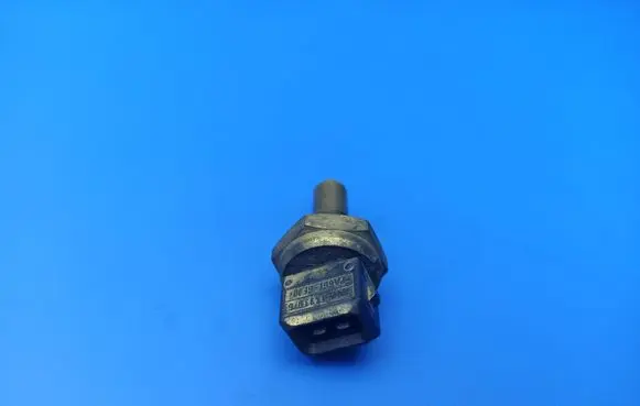 BMW 7 E65 E66 Coolant temperature sensor 1433076 94093