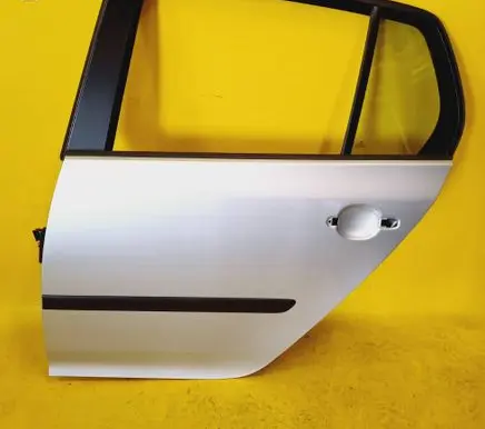 Volkswagen Golf V Rear door 