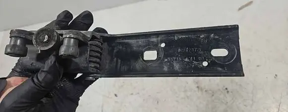 Opel Vivaro Sliding door middle roller runner 312372E 657154108