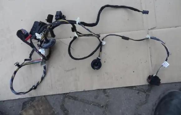 Opel Corsa D Front door wiring loom/harness boot 13144649