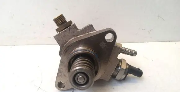 Audi A3 S3 8V Fuel injection high pressure pump 04E127026BC