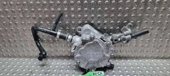 Volkswagen Golf V Vacuum pump S27698524 038145209C