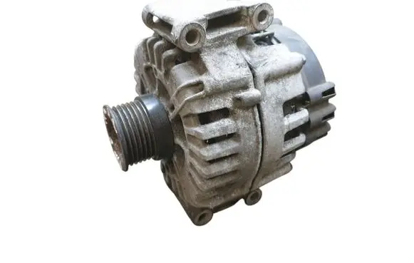 Mercedes-Benz E W212 Generator/alternator A0009062822 2613000A CG20U015