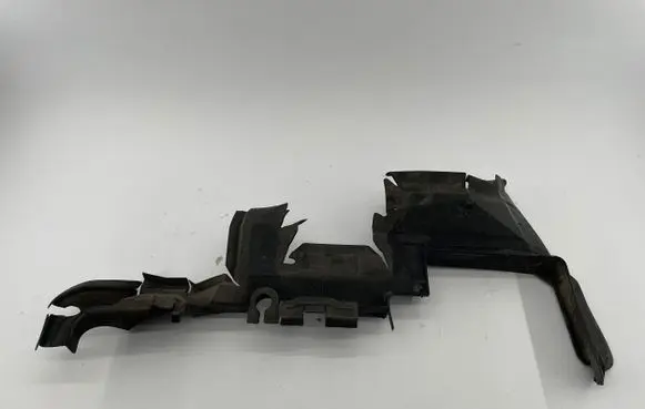 Audi A4 S4 B8 8K Intercooler air guide/duct channel 8K0121283F