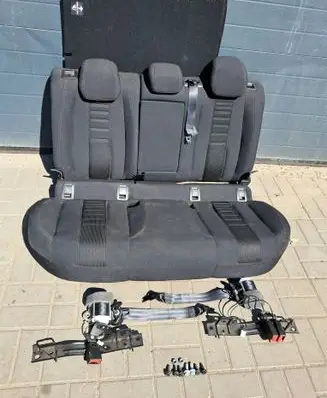 Peugeot 308 Second row seats
