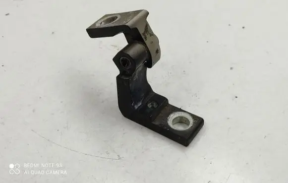Audi A4 S4 B7 8E 8H Front door upper hinge 8E0831402