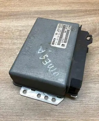 Opel Omega B1 Engine control unit/module ECU 90492382 0261203588