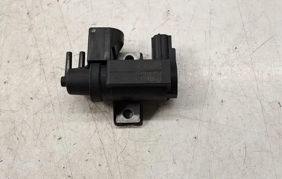 Toyota Avensis T250 Vacuum valve 258190R011