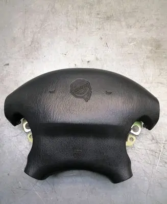 Chrysler 300M Steering wheel airbag