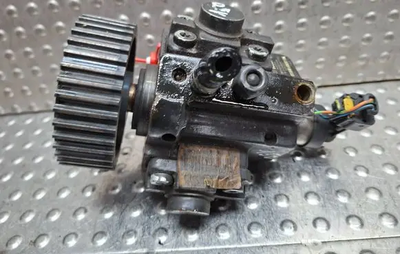Fiat Croma Fuel injection high pressure pump S26282647 0445010150