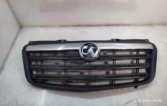 Opel Movano B Front bumper upper radiator grill