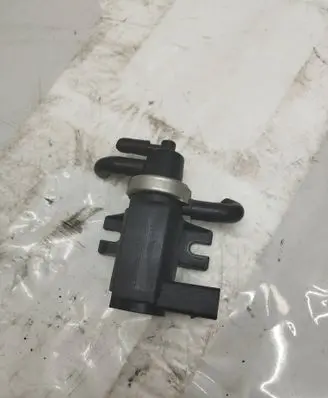 Audi A4 S4 B5 8D Turbo solenoid valve 1J0906627 72290320 01T194