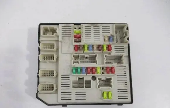 Renault Megane III Fuse module 284B61871R