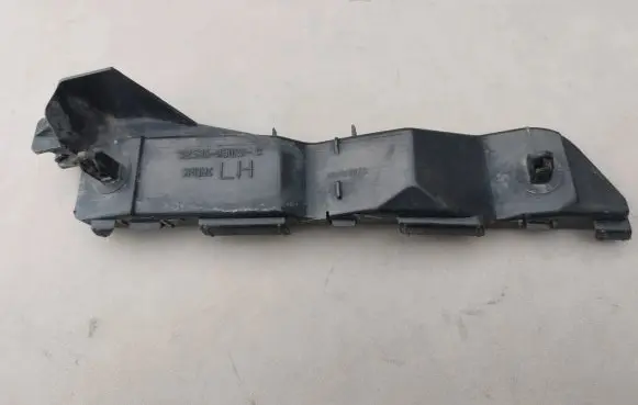 Toyota Avensis T250 Front bumper mounting bracket 5253605020