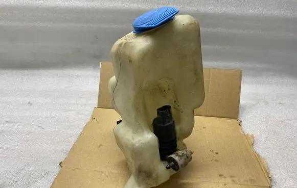 Volkswagen Golf V Windshield washer fluid reservoir/tank 1J0955453B