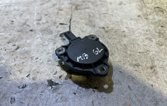 Mercedes-Benz GL X166 Camshaft vanos timing valve A2761560490
