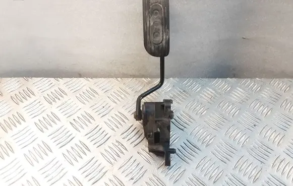 Nissan Micra Accelerator throttle pedal 18002AX700