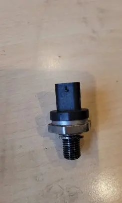 Fuel pressure sensor