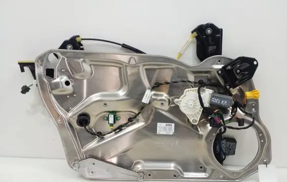 Mercedes-Benz CLS C218 X218 Front door window regulator with motor
