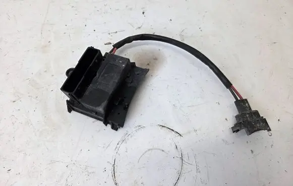 Saab 9-3 Ver2 Coolant fan relay 1379151