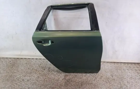 KIA Ceed Rear door