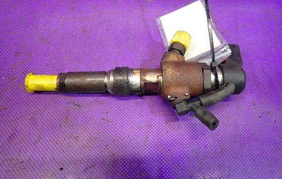 Toyota Aygo AB10 Fuel injector 9654551080