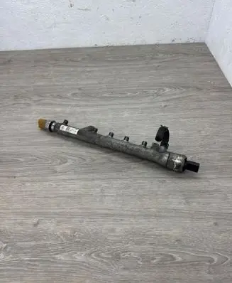 Volkswagen Caddy Fuel pressure regulator 03L130764A 03L130089B 03L906054A