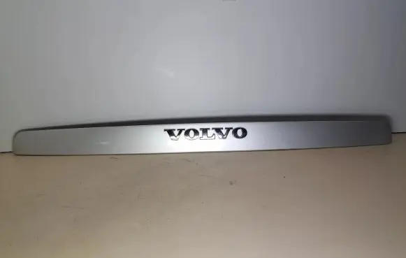 Volvo V50 Trunk door license plate light bar 30699682