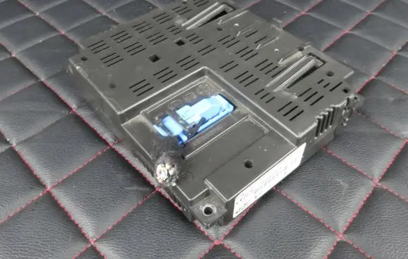 Fiat Punto Evo Engine control unit/module 51888843 10R030427