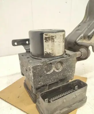 Chrysler Grand Voyager IV ABS Pump P04721453AD
