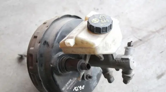 Volvo XC90 Brake booster 30793679