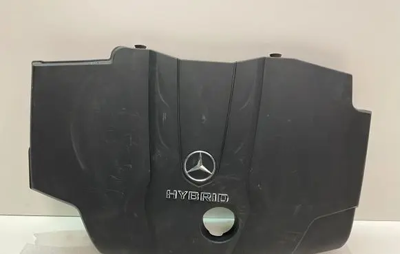 Mercedes-Benz C W205 Engine cover (trim) A6510108915
