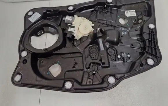 Fiat 500X Front door electric window regulator 