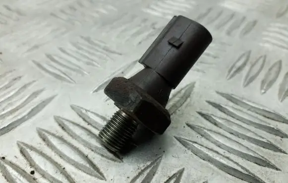 Audi A4 S4 B6 8E 8H Oil pressure sensor 038919081D