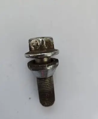 Volvo XC90 Nuts/bolts 