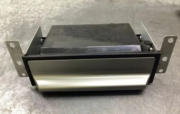 Nissan X-Trail T30 Glove box 68475WL000 6847515020